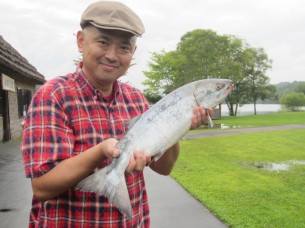 メイン食材は、立派な「鮭」でした