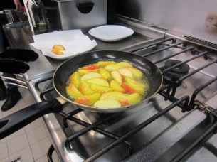 多めのEXVオリーブオイルで焼くと美味しさがアップしますよ