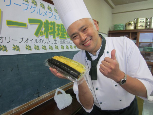 天草市「うまかや」さんの太巻き寿司には、旨くEXVオリーブオイルが使われていて美味しいですよ!